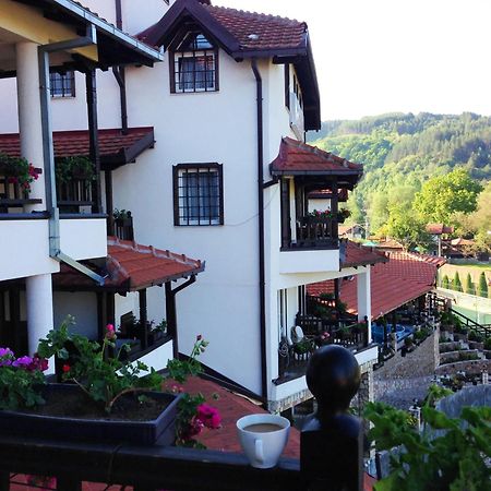 Hotel Manastir Berovo Bagian luar foto