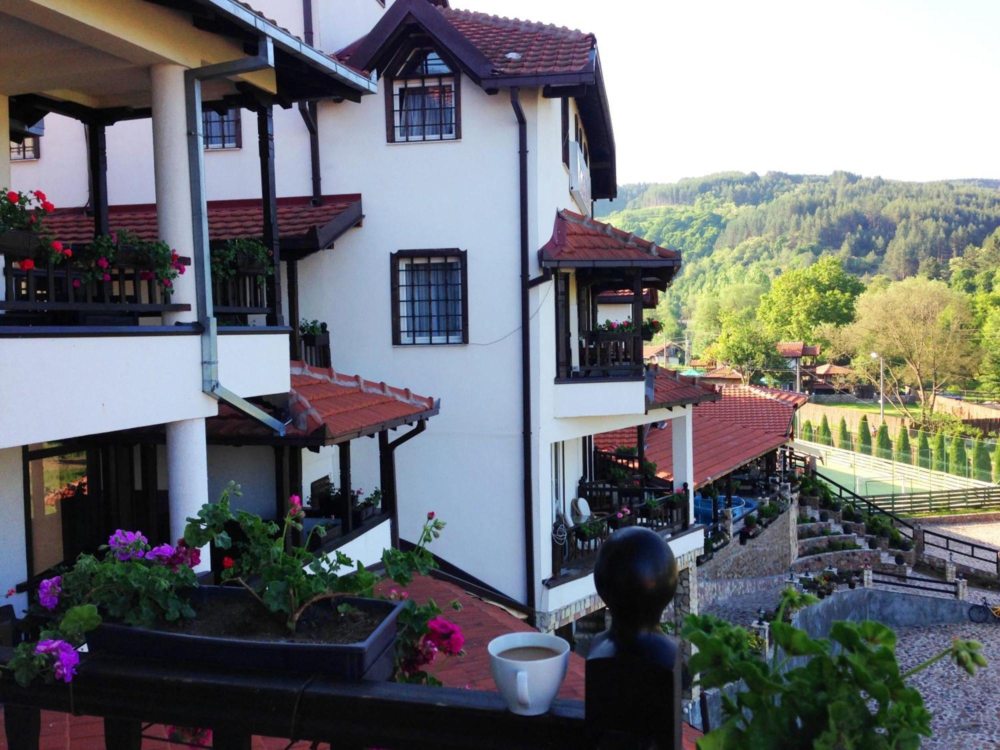 Hotel Manastir Berovo Bagian luar foto