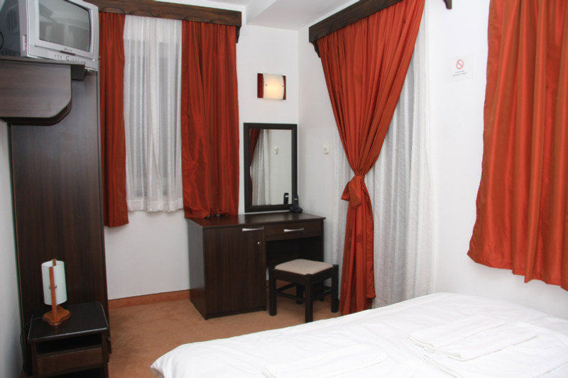 Hotel Manastir Berovo Ruang foto